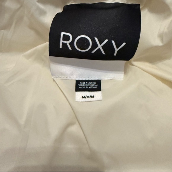 Roxy NWT Buttercream Size Medium Puffer Jacket - Picture 4 of 5